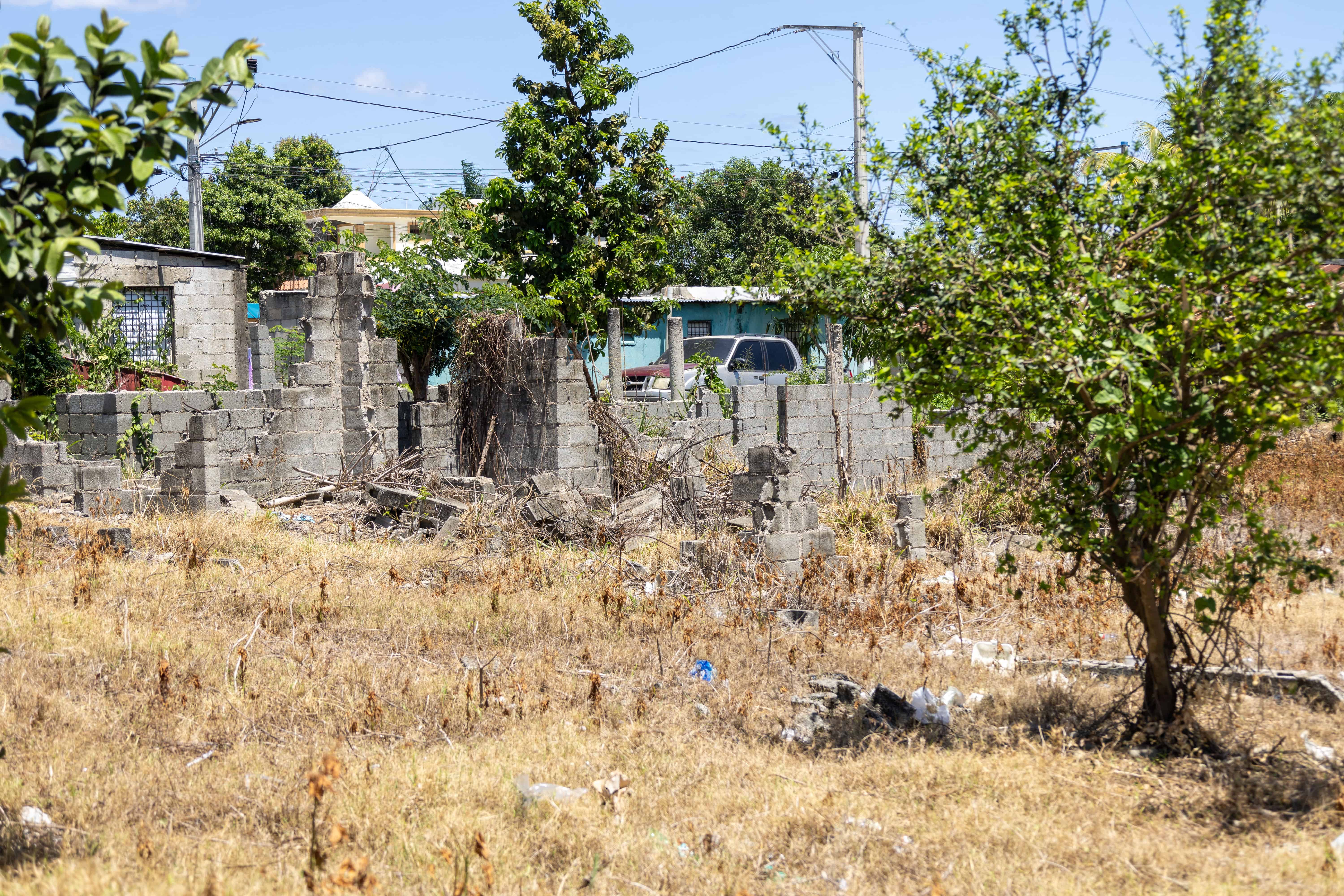 Las familias quieren pagar los terrenos para continuar la construcción de sus viviendas.