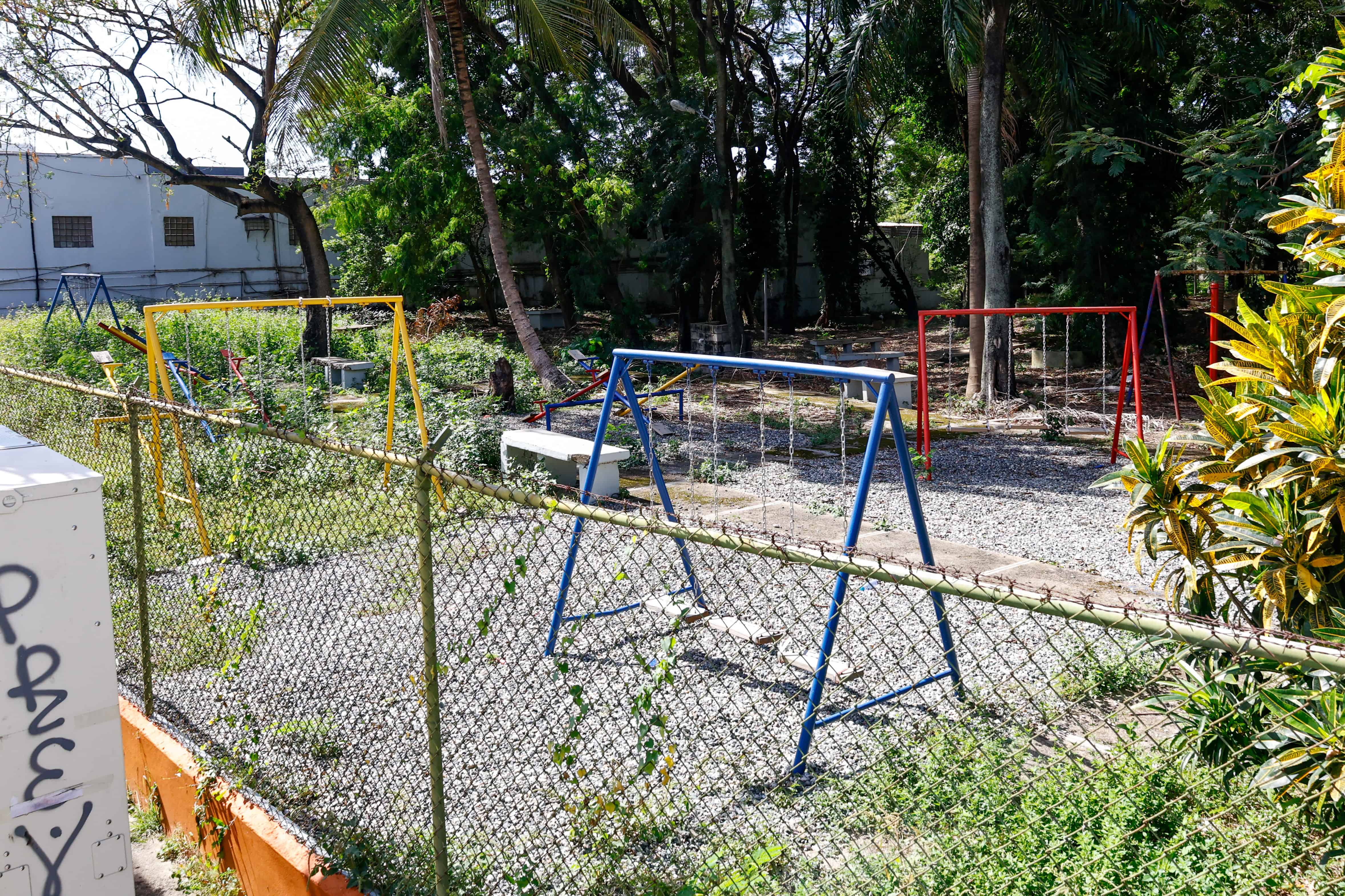 Se requiere invertir en los juegos infantiles.