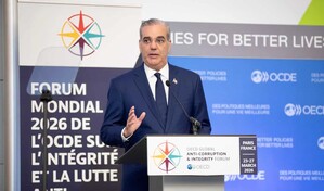 Luis Abinader presenta en Par&iacute;s su plan anticorrupci&oacute;n basado en cuatro pilares clave