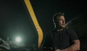 Alan Ritchson, actor protagonista de "Reacher" le da una paliza a un vecino