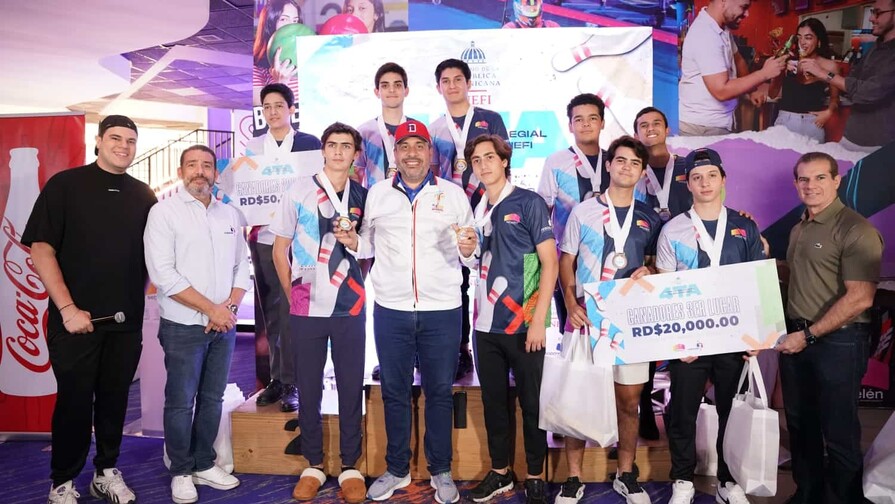 Saint Michael&acute;s School campe&oacute;n de la 3ra. Copa Intercolegial de Boliche Inefi