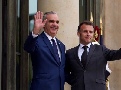 Luis Abinader y Emmanuel Macron se reúnen en París