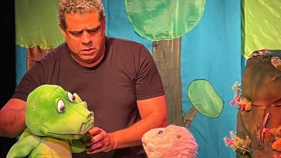 El Teatro Guloya celebra las 100 funciones de obra de títeres “Guanín y su macuto mágico