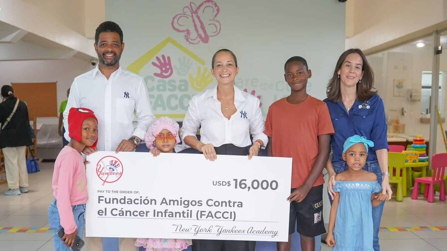 Fundación de los Yanquis de Nueva York realiza donación a FACCI en la República Dominicana