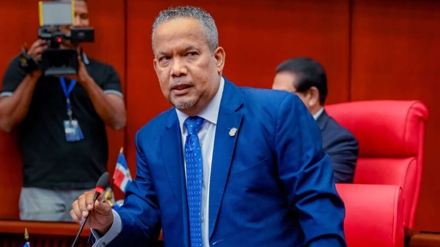 Senadores oficialistas piden a la oposici&oacute;n no politizar medidas de Abinader ante guerra