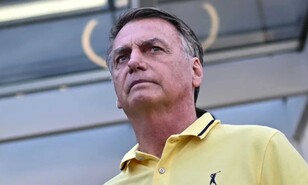 Juez de corte suprema de Brasil extiende prisi&oacute;n domiciliaria de Bolsonaro