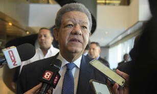 Leonel Fern&aacute;ndez advierte del deterioro en el poder adquisitivo por la "improvisaci&oacute;n" del Gobierno