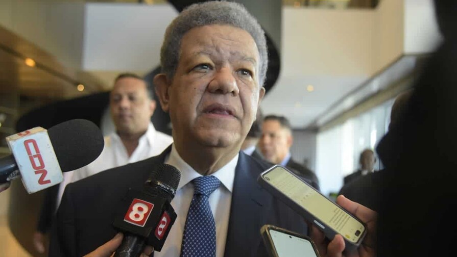 Leonel Fern&aacute;ndez advierte del deterioro en el poder adquisitivo por la "improvisaci&oacute;n" del Gobierno