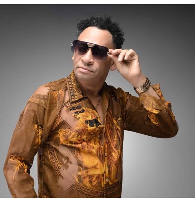 Una gira y dos canciones: lo nuevo del bachatero dominicano Luciano Mart&iacute;nez