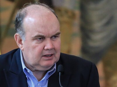 Rafael López Aliaga llega tarde al debate presidencial en Perú