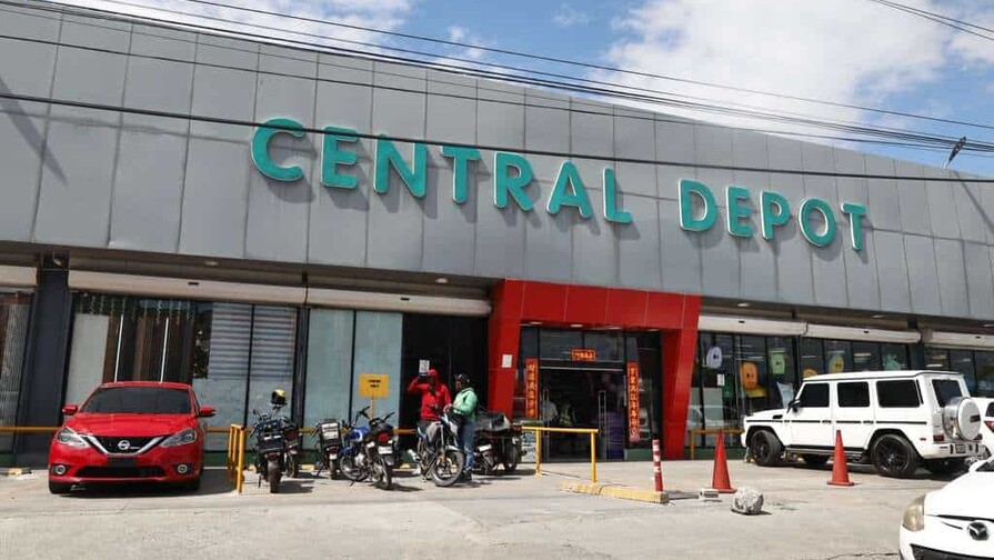 Doce tiendas chinas permanecen cerradas por fallas estructurales