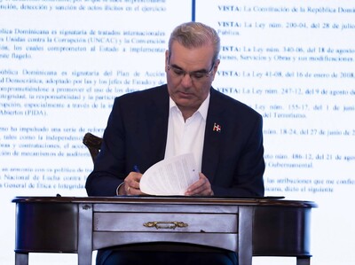 Abinader promulga ley que elimina las candidaturas independientes