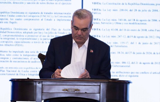 El presidente Luis Abinader promulga ley que elimina las candidaturas independientes