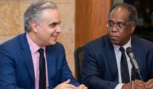 Exdirector de Editorial Educativa denuncia desvinculaci&oacute;n injustificada y retiro de seguro m&eacute;dico