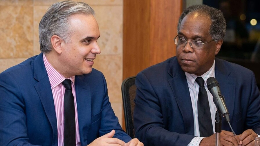 Exdirector de Editorial Educativa denuncia desvinculación injustificada y retiro de seguro médico Exdirector de Editorial Educativa denuncia desvinculación injustificada y retiro de seguro médico