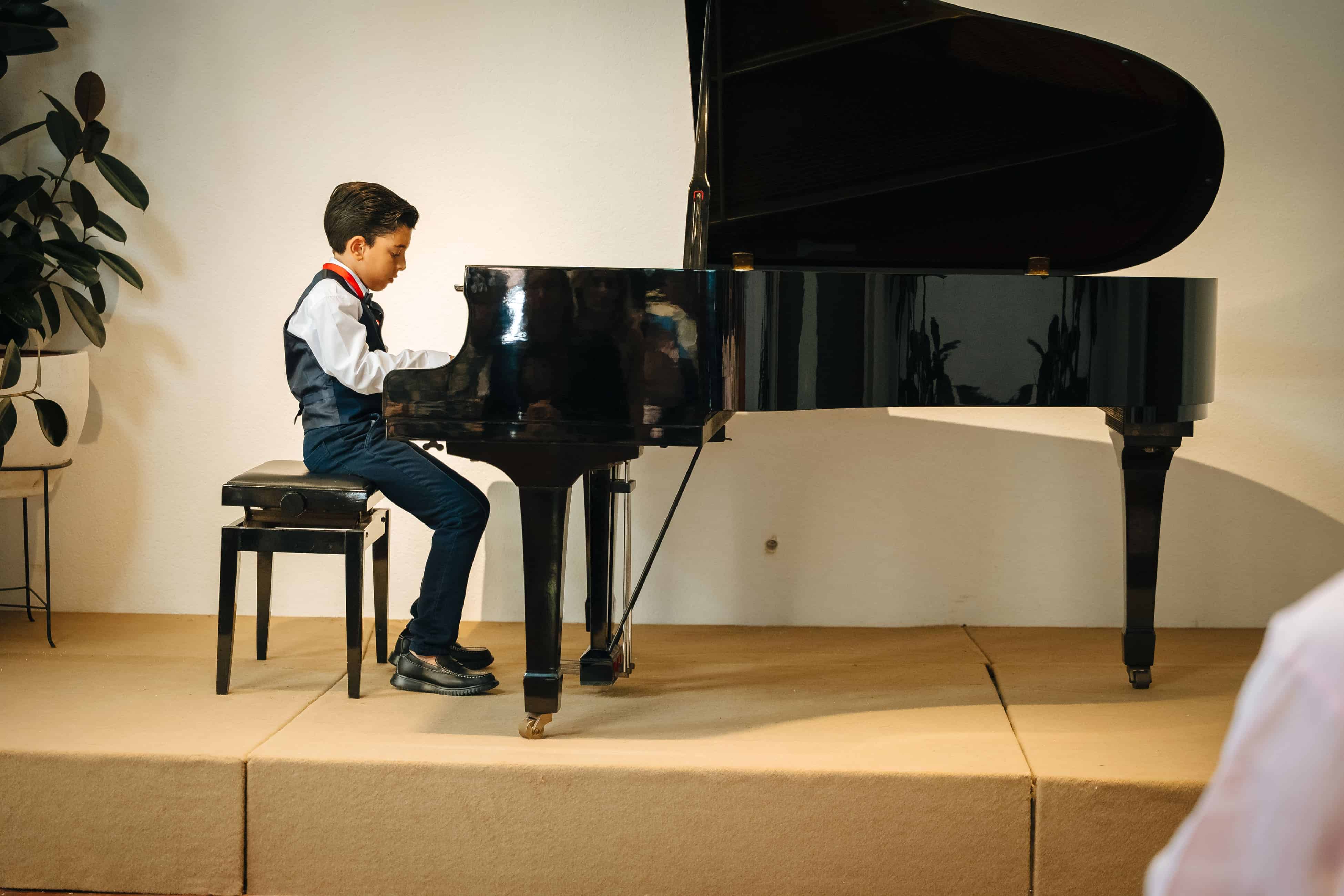 Un ni&ntilde;o ganador de la categor&iacute;a inicial.