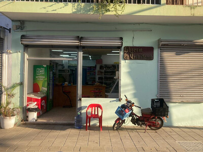 Instalan un colmado en donde estaba la librería La Trinitaria