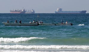 Ir&aacute;n dice que buques no hostiles podr&aacute;n transitar por el estrecho de Ormuz