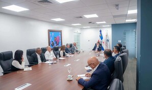 Ministro trata con comerciantes medidas para evitar guerra genere desabastecimiento de productos