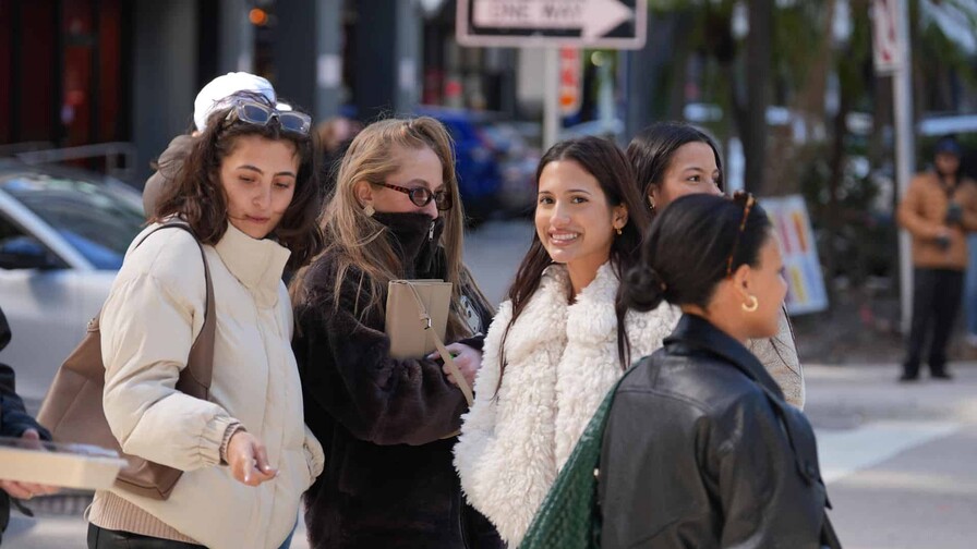 La mayor&iacute;a en EE. UU. apoya la diversidad &eacute;tnica, pero cae el apoyo empresarial, dice el Pew