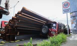 Relato del conductor de una yipeta que fue aplastada por un cami&oacute;n en la autopista Duarte