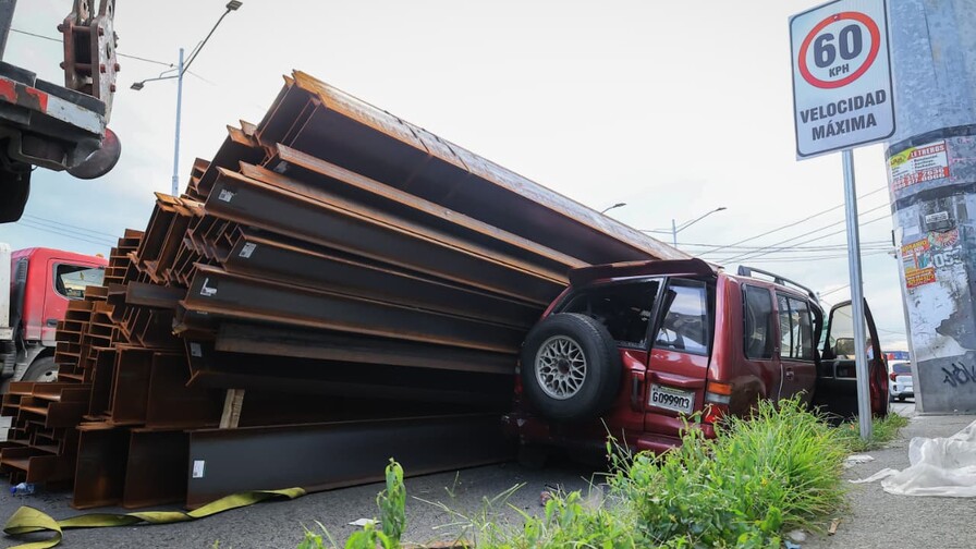 Relato del conductor de la yipeta aplastada por un camión en el KM 9 que causó gran tapón
