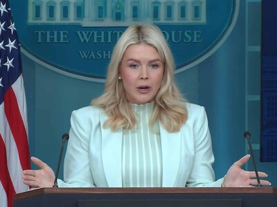 Karoline Leavitt afirman que continúan conversaciones con Irán