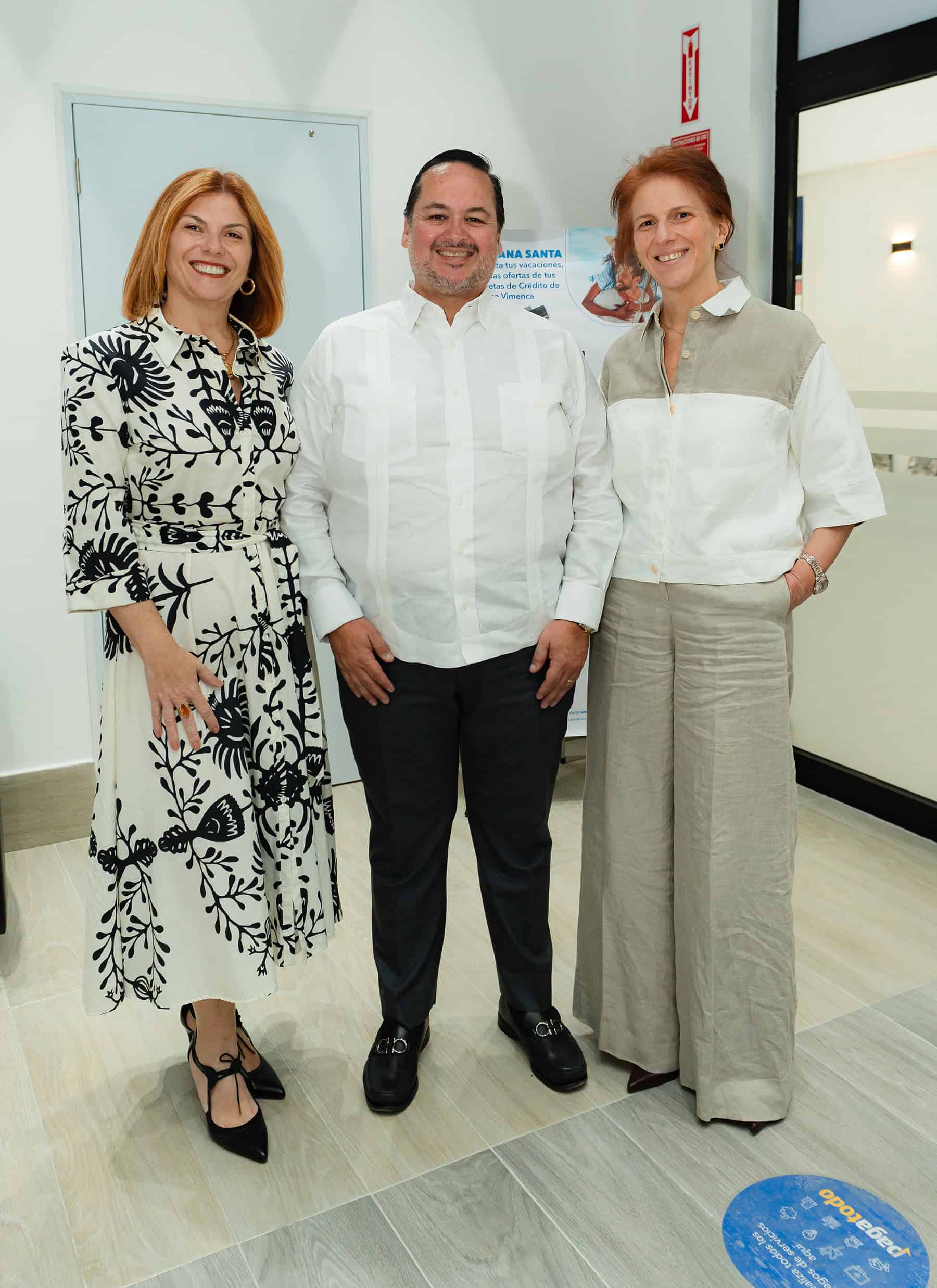 Raffaella Delfino, Jes&uacute;s Cornejo Bravo y Emanuela Delfino.
