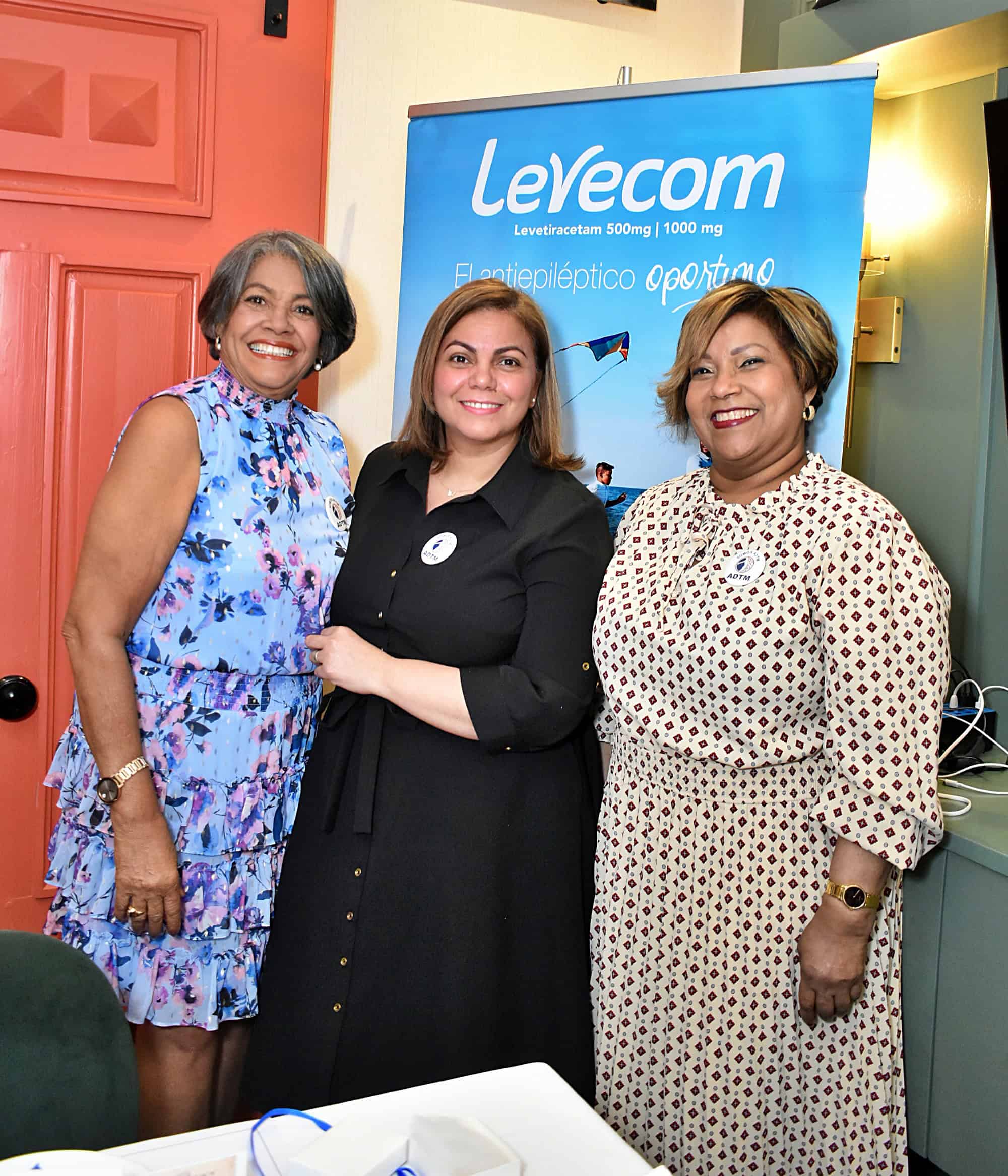 Rosa María Carreras, Yaneris Polanco y Cristian López.