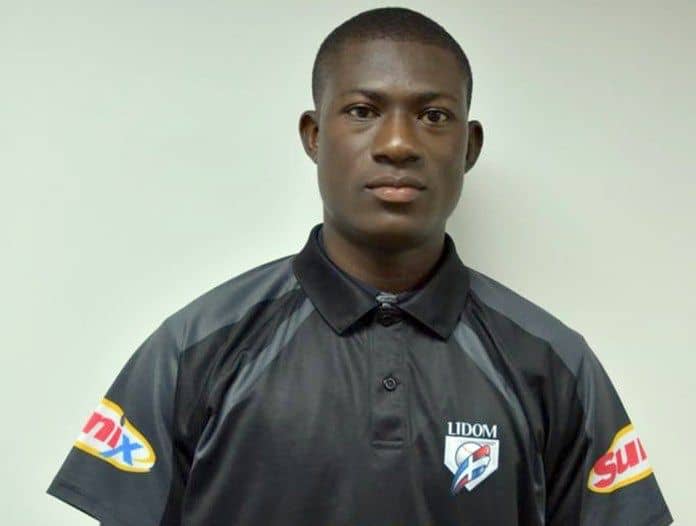 Félix Neón: otro árbitro dominicano que toca las puertas de la MLB Félix Neón: otro árbitro dominicano que toca las puertas de la MLB