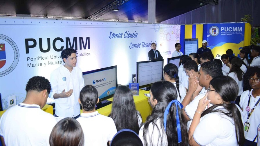 M&aacute;s de 2,000 estudiantes participan en jornada de actividades de la V Feria de Innovaci&oacute;n Industrial en Santiago