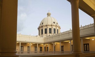 El Estado se reh&uacute;sa a indexar los salarios, pero permite un descontrol en los sueldos p&uacute;blicos