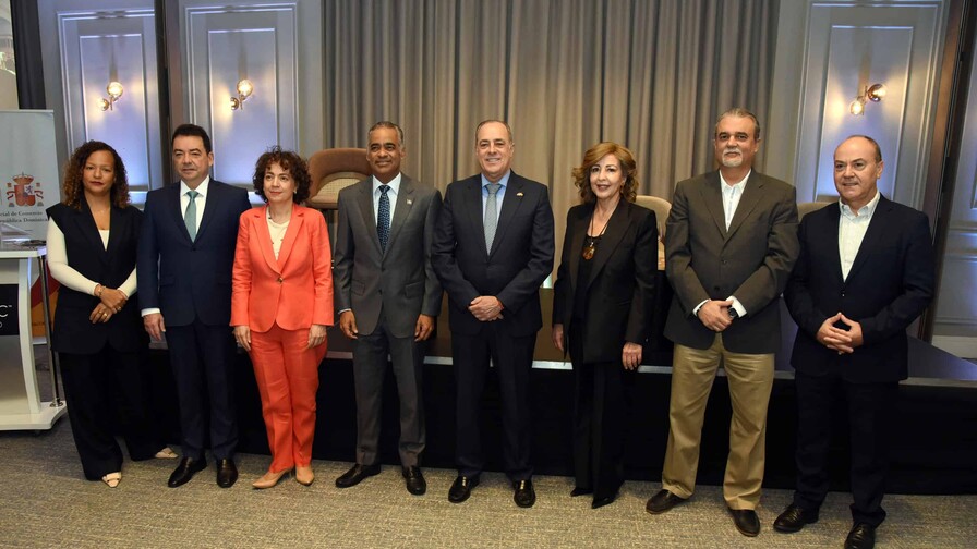 La Cámara de Comercio de España pone en agenda el futuro de la inversión energética en RD La Cámara de Comercio de España pone en agenda el futuro de la inversión energética en RD