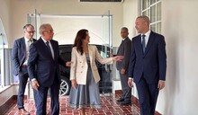 Embajadora de EE. UU.  Leah Campos se re&uacute;ne con Danilo Medina