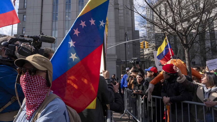 Caso contra Maduro sigue en pie, aunque el juez aún no emite decisión oficial Caso contra Maduro sigue en pie, aunque el juez aún no emite decisión oficial