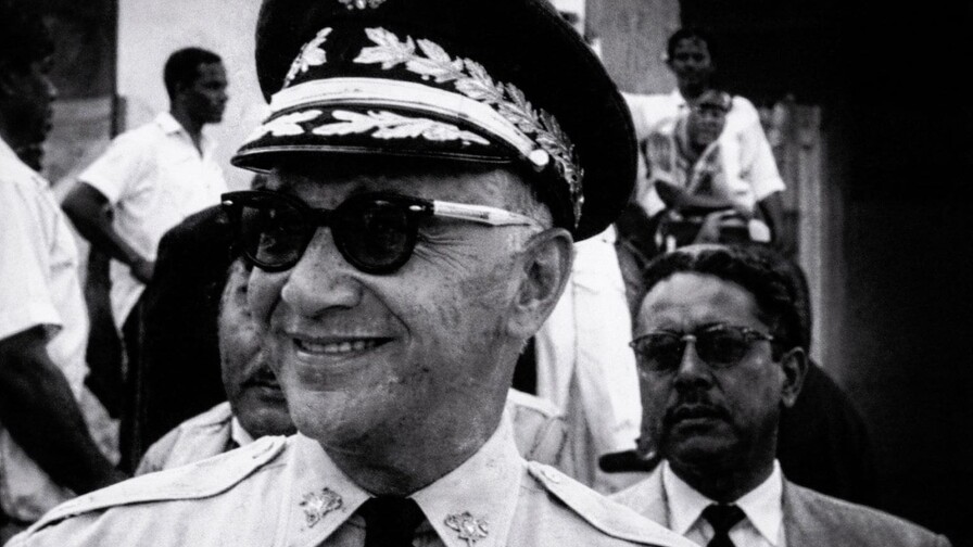 De Trujillo, Petán, robo y orden de muerte De Trujillo, Petán, robo y orden de muerte