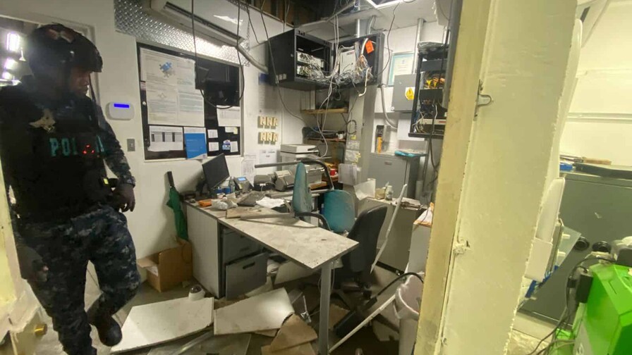 Policía frustra intento de robo en comercio y apresa hombre en flagrante delito en Villa Mella Policía frustra intento de robo en comercio y apresa hombre en flagrante delito en Villa Mella