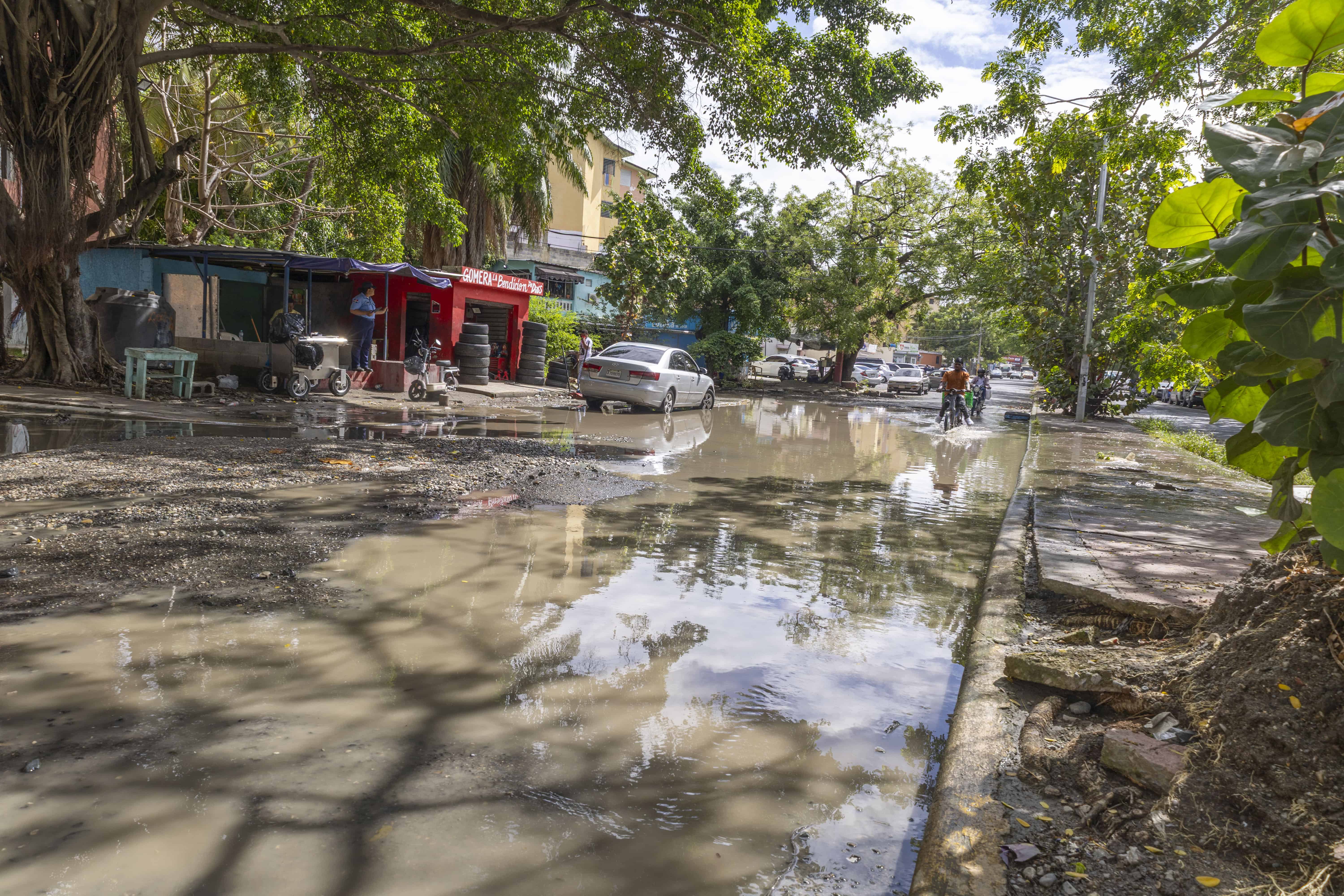 Los vecinos han reclamado al alcalde, pero no sse ha hecho nada.
