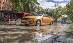 Denuncian deterioro crítico de la avenida Eduardo Brito en Santo Domingo Este