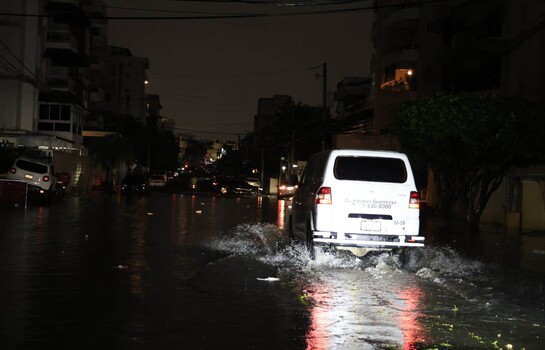Acueductos fuera de servicio, viviendas anegadas y evacuaciones preventivas en varias provincias