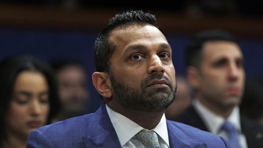 Grupo proiran&iacute; piratea el correo personal del director del FBI y difunde fotos suyas