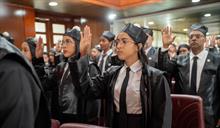 Henry Molina exhorta a nuevos abogados a ejercer con prudencia, m&eacute;todo y car&aacute;cter