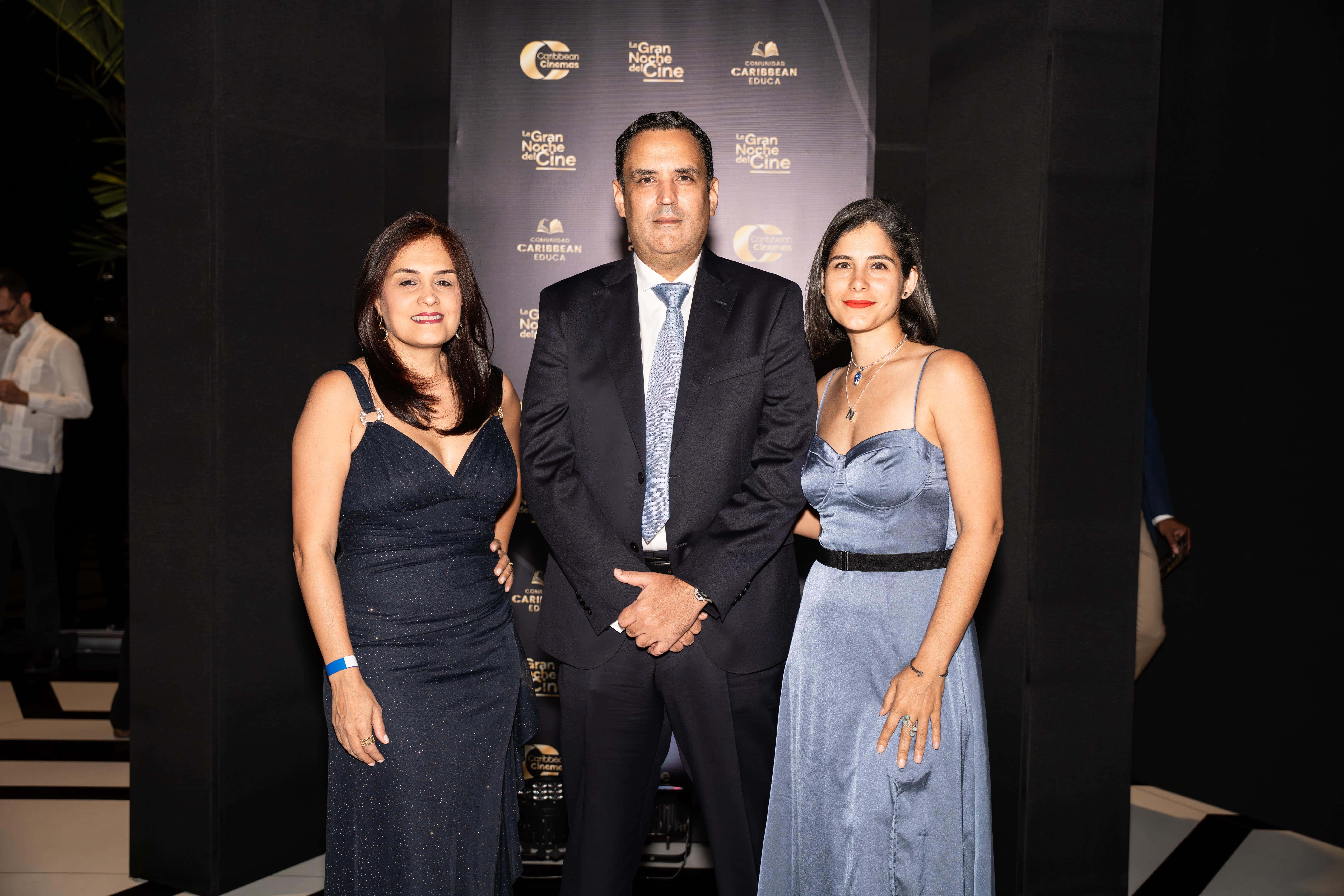 Liza Arzeno, Danielo Ginebra y Nicole Brugal.