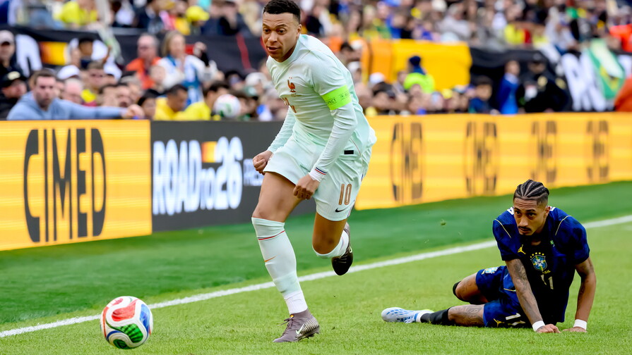 Mbappé desmiente que los médicos del Real Madrid habrían examinado rodilla equivocada