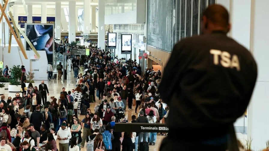 Congreso de EE. UU. sigue sin acuerdo que permita poner fin a caos en aeropuertos