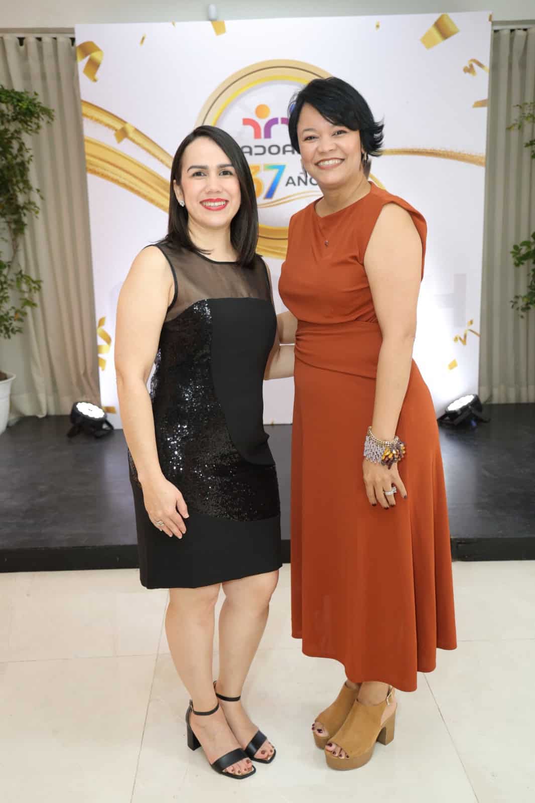 Alidi Valerio y Natalia Escolastico.