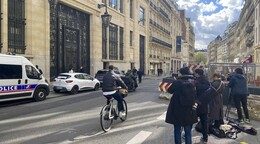 Detienen a hombre que iba a accionar un explosivo para atacar un banco americano en Par&iacute;s