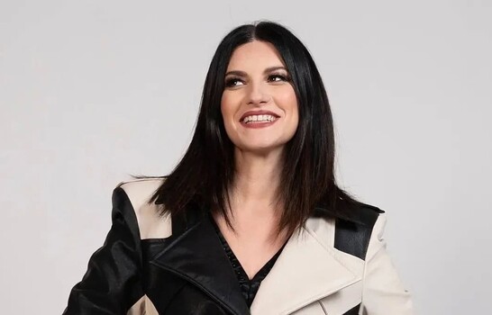 Laura Pausini defiende la m&uacute;sica con voz y carisma con la gira Yo Canto World Tour