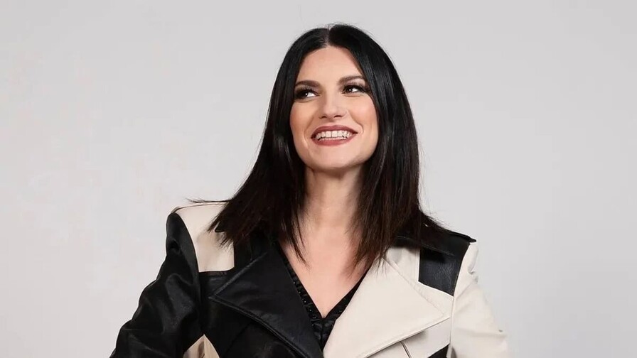 Laura Pausini defiende la m&uacute;sica con voz y carisma con la gira Yo Canto World Tour