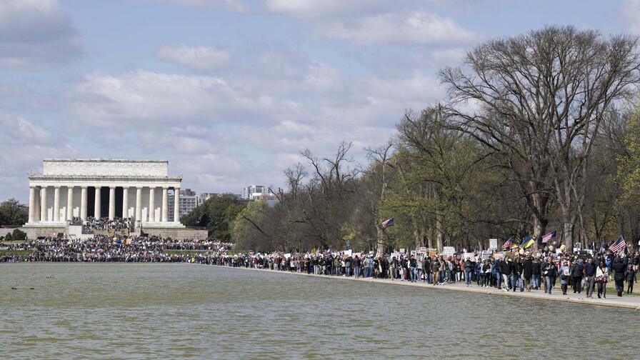 Comienzan las mayores protestas de No Kings contra Trump, la guerra en Irán y el ICE